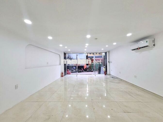 Cho thuê mặt bằng Quận 10 – Hẻm xe hơi
