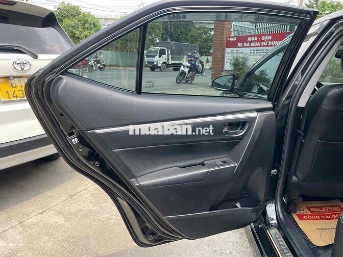 Toyota Corolla Altis 2017 2.0V Sport đi chỉ 13.000