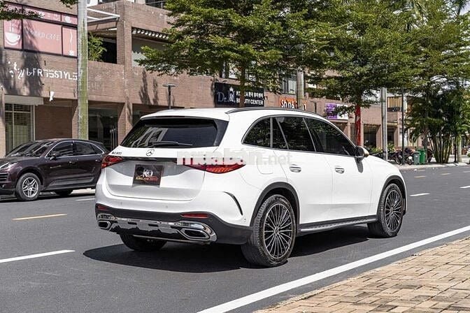 GLC300 All new 2025 (bản V1) màu trắng siêu đẹp