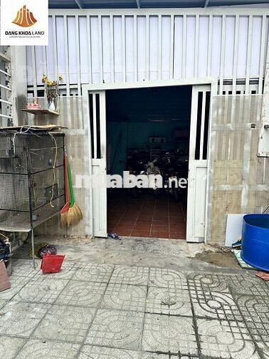 Nhà đep, xây kiên cố , đất vuông vức , sổ riêng , không quy hoạch