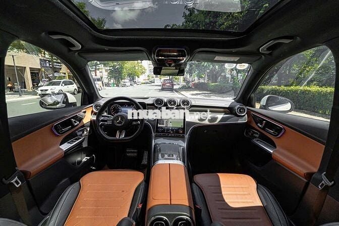 GLC300 All new 2025 (bản V1) màu trắng siêu đẹp