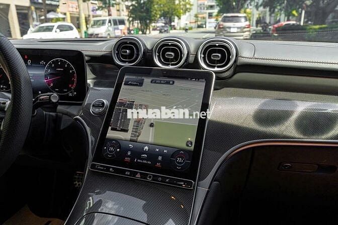 GLC300 All new 2025 (bản V1) màu trắng siêu đẹp