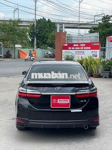 Toyota Corolla Altis 2017 2.0V Sport đi chỉ 13.000