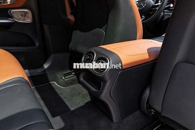 GLC300 All new 2025 (bản V1) màu trắng siêu đẹp