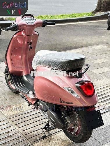 vespa SẮC HỒNG CHAMPAGNE