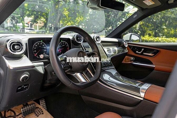 GLC300 All new 2025 (bản V1) màu trắng siêu đẹp