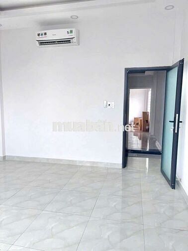 Nhà 1 trệt2 lầu có nội thất mặt tiền đường số 12 BHH bình tân