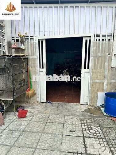 Nhà đep, xây kiên cố , đất vuông vức , sổ riêng , không quy hoạch