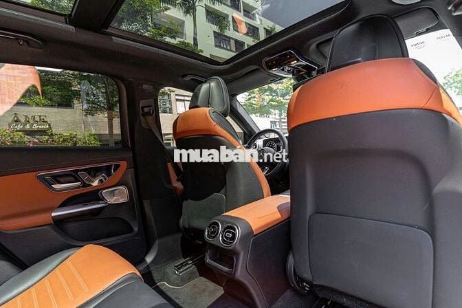 GLC300 All new 2025 (bản V1) màu trắng siêu đẹp