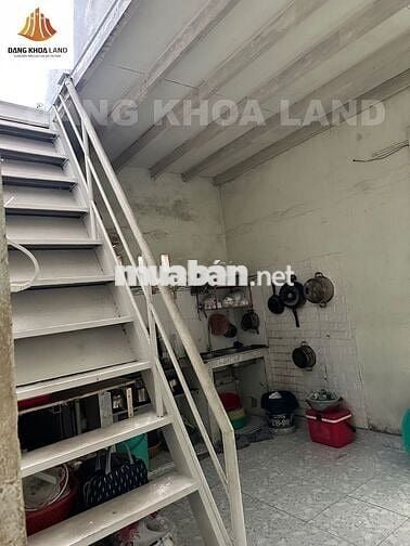 Nhà đep, xây kiên cố , đất vuông vức , sổ riêng , không quy hoạch