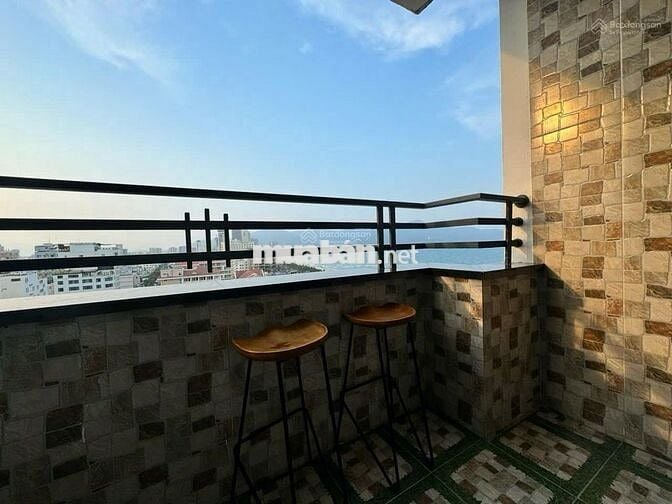 Căn hộ view biển Mỹ Khê, rộng 68m2 2PN mát mẻ thuận tiện