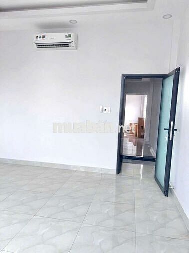 Nhà 1 trệt2 lầu có nội thất mặt tiền đường số 12 BHH bình tân