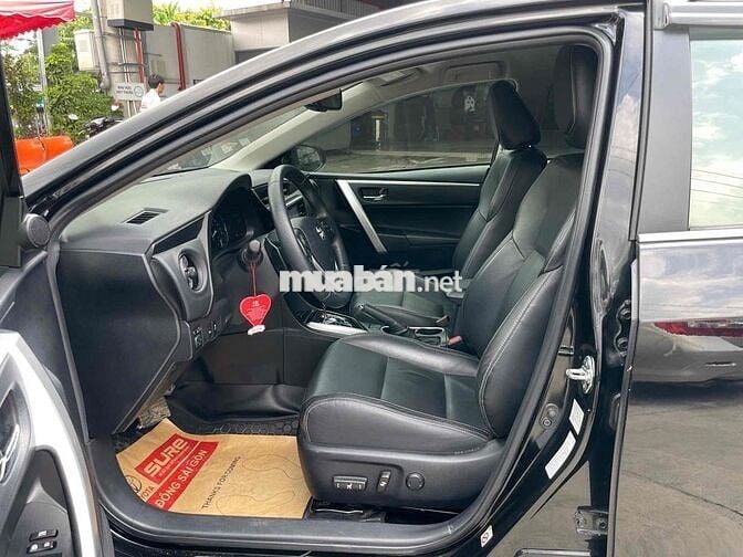 Toyota Corolla Altis 2017 2.0V Sport đi chỉ 13.000