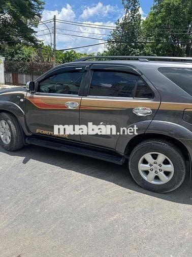 Toyota Fortuner 2010 2.7V - 150000 km