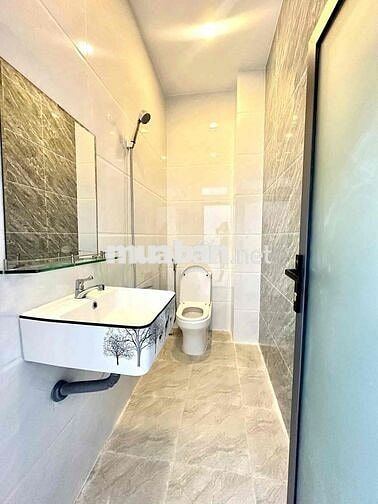 Siêu phẩm chuẩn bị ra lò, nhà đang sắp hoàn thiện - Hẻm Lê Văn Quới