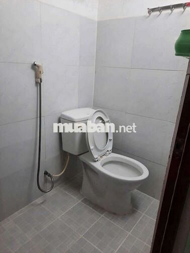 Phòng trọ ngay Phạm Văn Đồng 2tr5