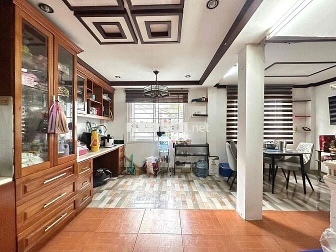 Bán nhà 68/1 Lý Chính Thắng , ngang 5m cách mặt tiền 1 căn , 4 tầng