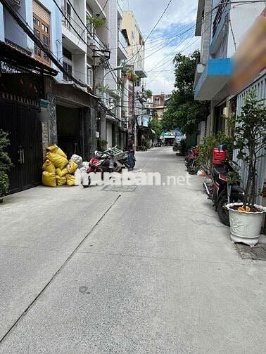Bán nhà 68/1 Lý Chính Thắng , ngang 5m cách mặt tiền 1 căn , 4 tầng