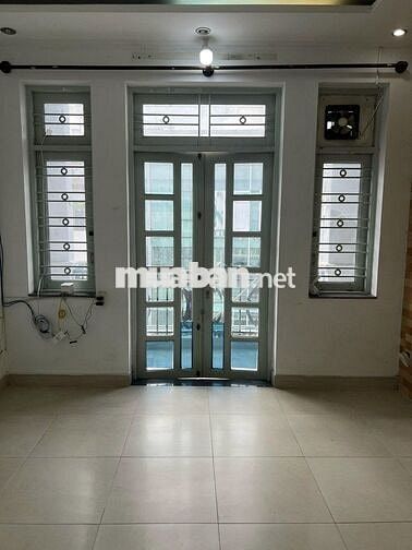 Phòng trọ tầng 2 và tầng 3 đường Huỳnh Văn Bánh, Phú Nhuận, HCM