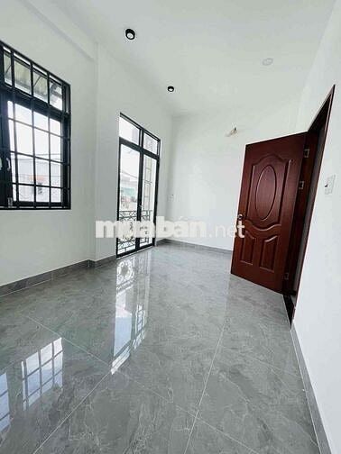 Nhà mới 2 tầng BTCT, ngay Gigamall Phạm Văn Đồng, sổ vuông hoàn.