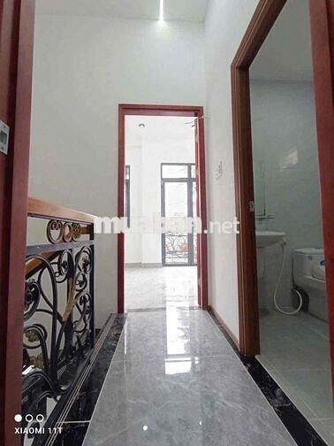 Nhà mới 2 tầng BTCT, ngay Gigamall Phạm Văn Đồng, sổ vuông hoàn.