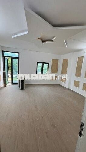 Cho thuê nhà mặt phố Quan Hoa - Dt 80m2 x 6 tầng có Thang Máy