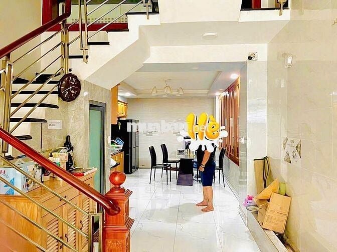 Cần bán nhà mặt tiền đường Bình Thới Q11 dt( 4 x 18m) giá 16 tỷ