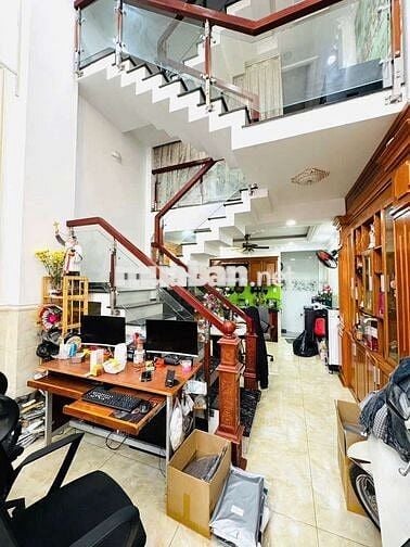 NHÀ 5 TẦNG ĐẸP —ĐƯỜNG LIÊN KHU 5-6 PHƯỜNG BÌNH HƯNG HÒA B (4m x 12m)