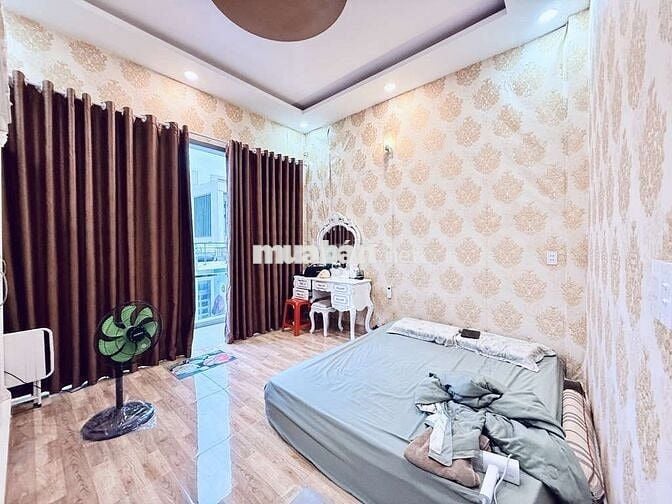 Bán gấp: 5,99 ty. Bình Long, Bình Tân. HXH. Nhà đẹp 4 tầng. 58m2.