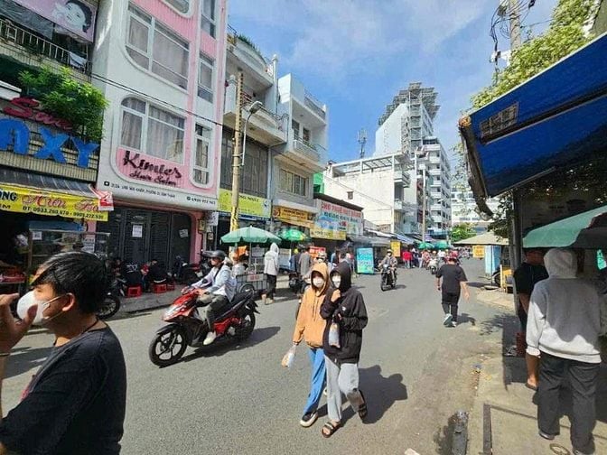 Mặt Tiền Ung Văn Khiêm 100m2 Có Gác Nằm Ở 31/...Ngay ĐạiHọc Hutech