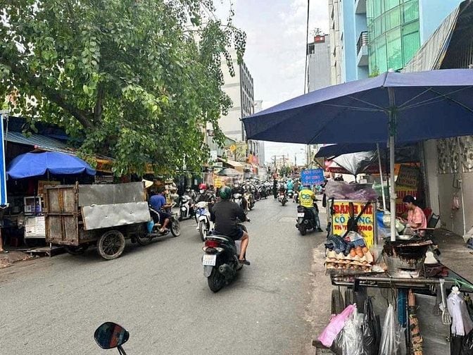 Mặt Tiền Ung Văn Khiêm 100m2 Có Gác Nằm Ở 31/...Ngay ĐạiHọc Hutech