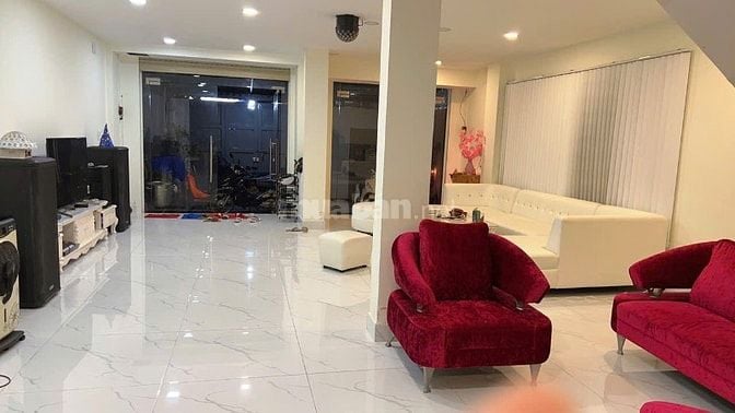 Bán  Căn hộ vila đường CMT8, P13, Q.10, gồm 11 phòng đủ tiện nghi