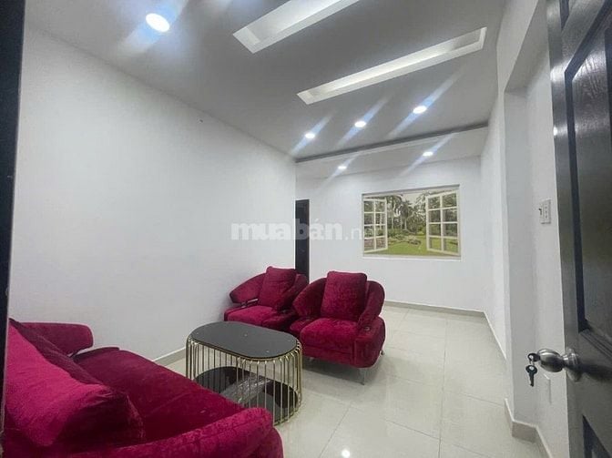 Bán  Căn hộ vila đường CMT8, P13, Q.10, gồm 11 phòng đủ tiện nghi