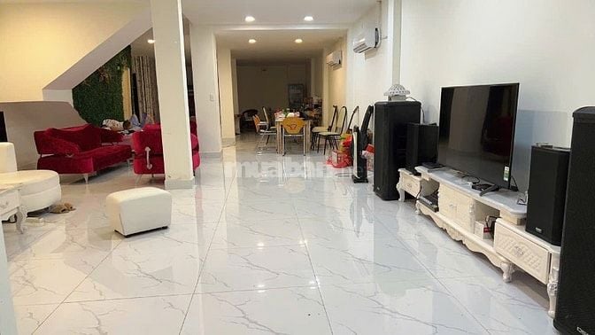 Bán  Căn hộ vila đường CMT8, P13, Q.10, gồm 11 phòng đủ tiện nghi