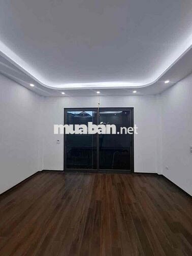 Cực hot!Bán nhà Thượng Thanh, Diện tích: 32m² x 6 tầng,hơn 6 tỷ.