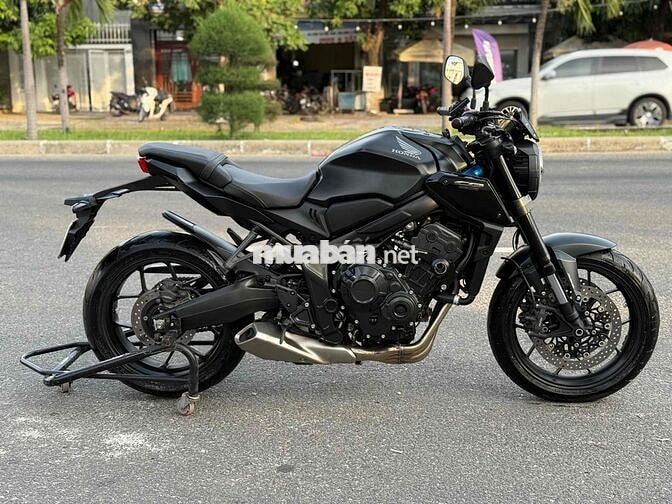 CB650 Bản Đặt Biệt Full Black Edition