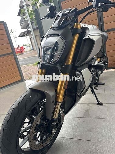 ducati 1260S