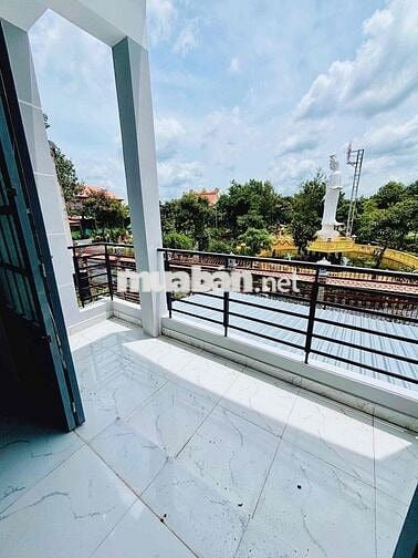 Nhà Ngộp 1 Lầu 5 x 20m Ngay Tân Kim 4PN 2WC Đường Thông Sổ Hồng Riêng