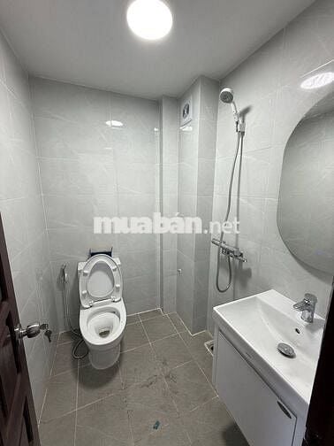 BÁN NHÀ PHÂN LÔ PHẠM TUẤN TÀI – DÒNG TIỀN – THANG MÁY – Ô TÔ TRÁNH