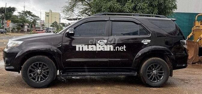 Toyota Fortuner 2015 2.7V 4x4 AT