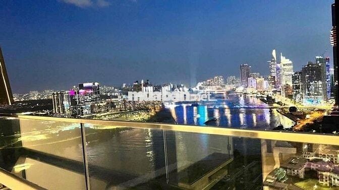 Cơ hội hiếm có: Thuê căn hộ 2PN tại Vinhomes Golden River, Quận 1