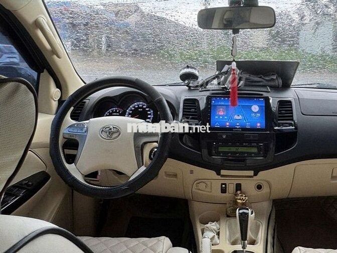 Toyota Fortuner 2015 2.7V 4x4 AT