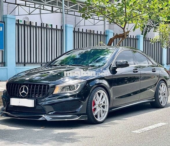 Mercedes CLA45 Model 2015