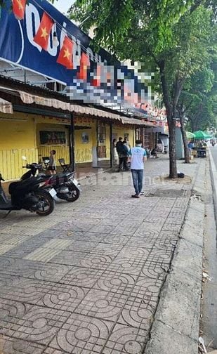 Mặt Tiền Phạm Văn Đồng Ngang 20m Sát Nguyễn Xí Vỉa Hè Siêu Rộng Tự Do
