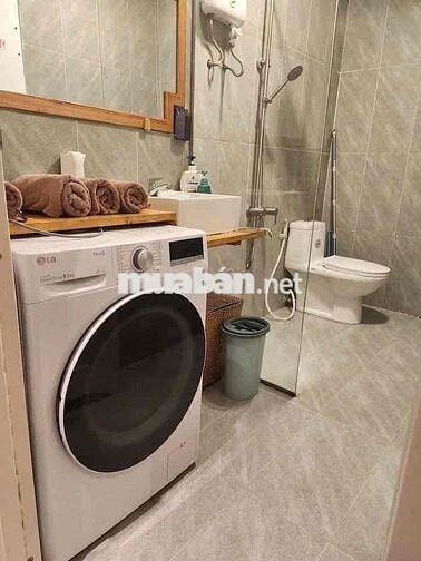CHUNG CƯ 2PN_2WC CÓ BAN CÔNG THANG MÁY TẠI CỐNG QUỲNH_PHỐ BÙI VIỆN_Q1