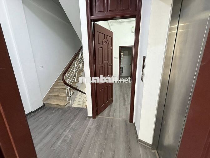 BÁN NHÀ PHÂN LÔ PHẠM TUẤN TÀI – DÒNG TIỀN – THANG MÁY – Ô TÔ TRÁNH