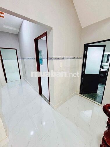 Nhà Ngộp 1 Lầu 5 x 20m Ngay Tân Kim 4PN 2WC Đường Thông Sổ Hồng Riêng