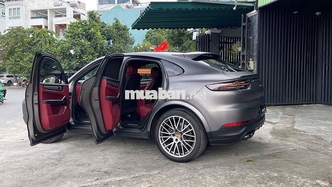 Porsche Cayenne 2023 - 16000 km