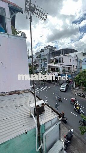 Bán nhà mặt tiền Nguyễn Đình Chiểu, đang có HD 28tr/tháng