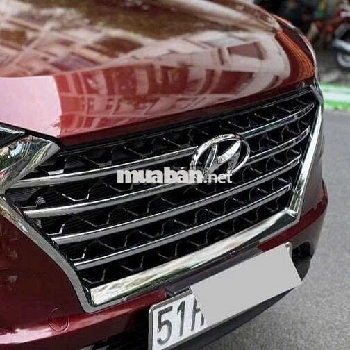 Hyundai Tucson 2.0 AT Tiêu Chuẩn  màu đỏ
